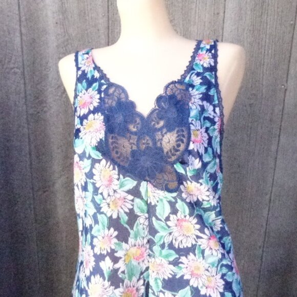 NOS Vintage Vanity Fair Floral Long Nightgown Gown M Nylon 88” Full Sweep